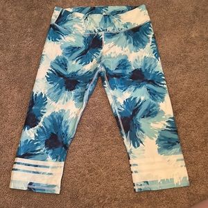 Capri leggings fabletics